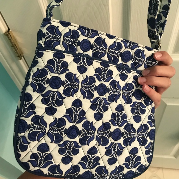 VERA BRADLEY SATCHEL - Picture 3 of 4